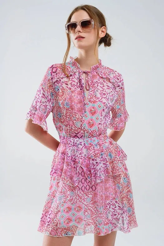 Short Dress with Abstract Print and Ruffled Skirt in Shades of Pink