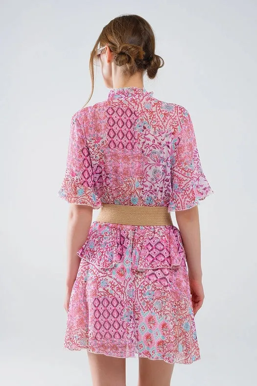 Short Dress with Abstract Print and Ruffled Skirt in Shades of Pink